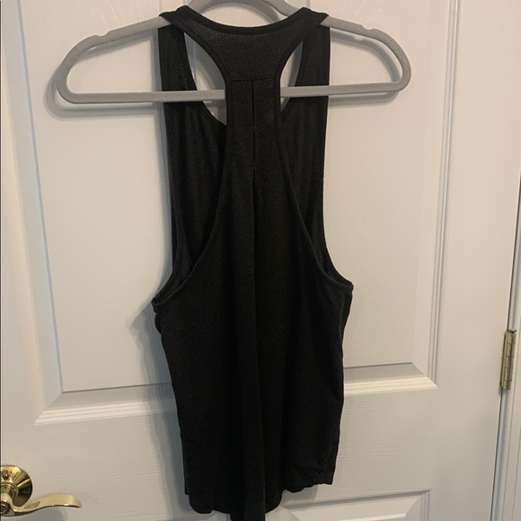 Under Armour Women's Black Tank Top Size M Workouts athletic running - Picture 6 of 6